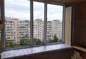 Скління та оздоблення балкону
